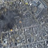 C'est cette fois le théâtre de la ville côtière de Marioupol, bombardée depuis plusieurs jours, qui a été la cible d'un tir.