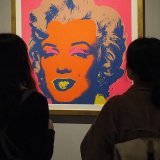 Le portrait de Marilyn Monroe par Andy Warhol est estimé à 200 millions de dollars, Ce qui en fait l'oeuvre d'art du 20e siècle la plus chère jamais proposée aux enchères.
