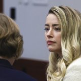 L'actrice Amber Heard était présente dans la salle durant le témoignage de son ex-mari Johnny Depp.