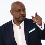 Forest Whitaker a reçu à 60 ans une Palme d'Or d'honneur pour une carrière marquée par un Oscar pour son interprétation d'Amin Dada, le dictateur ougandais, dans "Le dernier roi d'Ecosse" (2007), ou son rôle de tueur chez Jim Jarmusch dans "Ghost ...