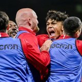 Les joueurs du FC Sion fêtent l'unique but de la rencontre lors de la victoire 1-0 contre Lausanne