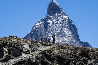 La cime du Cervin oscille de quelques nanomètres à quelque micromètres en un peu plus de deux secondes (archives).