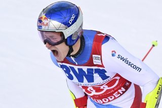 Marco Odermatt hurle de joie après sa victoire à Adelboden