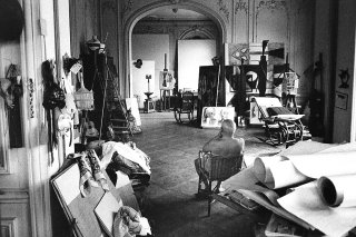 Picasso dans son atelier est l'un des 100 clichés de la collection donnée à Photo Elysée, le musée lausannois de la photographie.