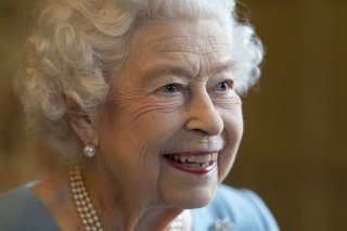 La reine a donné une réception au Palais de Sandringhan samedi à la veille de son jubilé de platine, le premier d'un monarque britannique. Une de ses rares sorties depuis son hospitalisation.