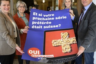Les parlementaires fédéraux Marie-France Roth Pasquier (Le Centre/FR), Elisabeth Baume-Schneider (PS/JU), Simone de Montmollin (PLR/GE) et Olivier Français (PLR/VD) forment une partie du comité romand, venu défendre mardi à Lausanne la Lex Netfli...