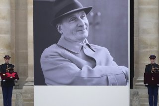 Pas de cercueil mais un portrait du géant de la comédie française a été érigé en son honneur.