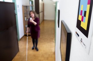 Depuis l'été dernier, l'Union centrale suisse pour le bien des aveugles (UCBA) a équipé ses locaux de ces codes colorés et a testé la nouvelle technologie avec l'aigle de personnes aveugles et malvoyantes.