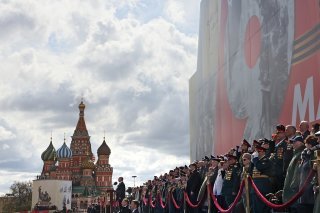 "Je m'adresse à nos forces armées: vous vous battez pour la patrie, pour son avenir", a lancé Vladimir Poutine.