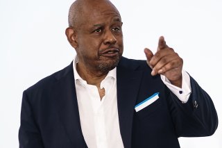 Forest Whitaker a reçu à 60 ans une Palme d'Or d'honneur pour une carrière marquée par un Oscar pour son interprétation d'Amin Dada, le dictateur ougandais, dans "Le dernier roi d'Ecosse" (2007), ou son rôle de tueur chez Jim Jarmusch dans "Ghost ...