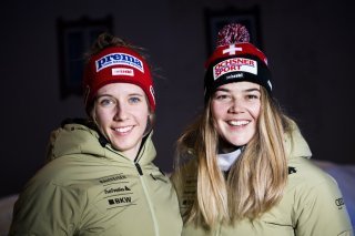 Camille Rast (à gauche) et Mélanie Meillard