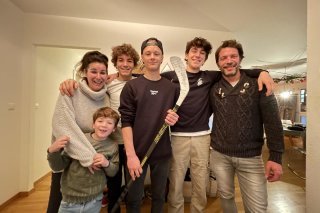 Dovydas Norus entouré de la famille Gastaldo