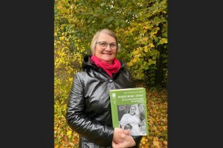 Marie-France Vouilloz Burnier et son dernier ouvrage sur la fondatrice de la Pouponnière valaisanne