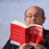 Pour BHL, Salman Rushdie a été "puni pour avoir écrit, depuis trente ans, des textes libres et qui rendent libre" et il "mérite réparation" (archives).