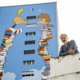 Philippe Chappuis, alias Zep, a conçu le dessin à l'origine de la nouvelle fresque monunmentale qui orne une façade des immeubles du quartier des Palettes à Lancy (GE).