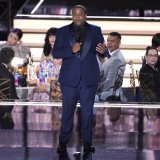 L'humoriste Kenan Thompson a animé la soirée sans accroc, contrairement à la dernière cérémonie des Oscars lors de laquelle l'acteur Will Smith avait giflé son hôte, l'humoriste Chris Rock.