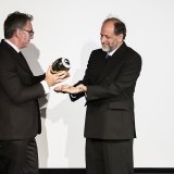 Luca Guadagnino (à droite) s'est vu remettre son prix par le directeur artistique du Festival, Christian Jungen.