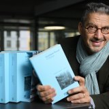 Cette édition critique "Gustave Roud, Oeuvres complètes" a nécessité quatre ans de travail. Elle a été menée par une équipe de six chercheurs, codirigés par Daniel Maggetti, directeur du Centre des littératures en Suisse romande (CLSR) à UNIL, et ...