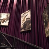 Les peintures du Neuchâtelois Till Rabus interrogent la mise en scène de la mort, en lien avec les animaux taxidermisés.