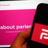 Lancé en 2018, Parler a gagné en popularité après l'éviction de Donald Trump de Twitter après l'attaque du Capitole le 6 janvier 2021 (archives).