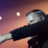 Renaud était accompagné au piano de son ami Alain Lanty, d'un accordéoniste ainsi que d'un ensemble d'instruments à cordes (archives).