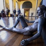 Ugo Rondinone établit des correspondances entre ses oeuvres, celles de Vallotton et d'Hodler dans l'exposition "when the sun goes down and the moon comes up".