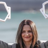 Juliette Binoche semble appréciée en Espagne. Elle pose ici l'an dernier dans le cadre du Festival international du film de et à San Sebastian, aux Pays Basques pour son fim Avec amour et acharnement (Archives).