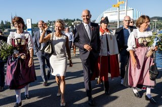Alain Berset et la conseillère aux Etats Andrea Gmuer ont participé à la fête organisée à Lucerne.