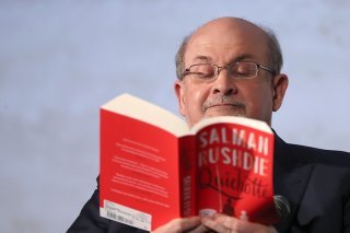 Pour BHL, Salman Rushdie a été "puni pour avoir écrit, depuis trente ans, des textes libres et qui rendent libre" et il "mérite réparation" (archives).