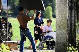 Les comédiens Jeanne Balibar et Pierre-Antoine Dubey jouent une scène lors du tournage du film "Laissez-moi" du réalisateur Maxime Rappaz, premier film soutenu par la Valais Film Commission.