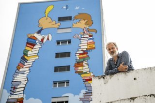 Philippe Chappuis, alias Zep, a conçu le dessin à l'origine de la nouvelle fresque monunmentale qui orne une façade des immeubles du quartier des Palettes à Lancy (GE).