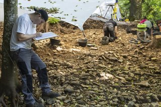 Avec ces fouilles à Colombier, des étudiants en archéologie de l'Universite de Neuchâtel ont eu l'opportunité de se former aux outils et méthodes d'investigation et de documentation actuels.