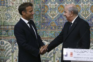 Le voyage en Algérie du président français Emmanuel Macron permet de relancer la relation bilatérale entre les deux pays.