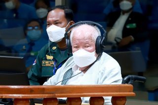 Khieu Samphan a déjà été condamné à la perpétuité en 2014 pour des crimes contre l'humanité commis lors de l'évacuation forcée des habitants de Phnom Penh.