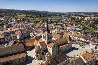 Jusqu'à dimanche, art végétal et collection artistique dialoguent à l'Abbatiale de Payerne (archives).