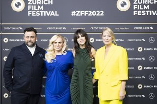 Charlotte Gainsbourg, troisième depuis la gauche, récompensée à Zurich. De gauche à droite, l'acteur britannique, Celyn Jones, l'actrice australienne Rebel Wilson, Charlotte Gainsbourg et l'actrice danoise Trine Dyrholm.