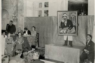 Le tableau "La prisée" (1912), aussi appelé "Le Rabbin jaune", de Marc Chagall a été acquis par le Kunstmuseum de Bâle lors d'une vente aux enchères d'art dit "dégénéré" en juin 1939 à Lucerne. L'oeuvre avait été saisie par les nazis dans un musée...