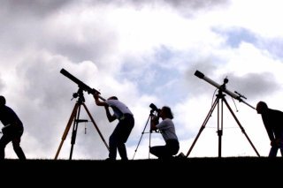 Une éclipse partielle du Soleil se produira mardi. L'ombre de la Lune ne touchera toutefois pas le sol et il ne sera nulle part possible d'assister à la disparition totale de l'astre du jour. (photo symbolique)