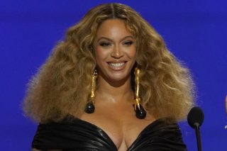 Beyonce, avec neuf nominations aux Grammy Awards, pourrait prendre sa revanche sur Adele.