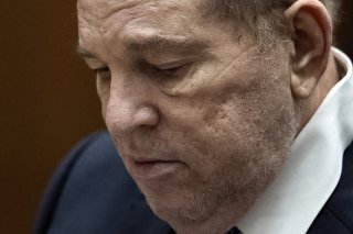 Près de 90 femmes, dont Angelina Jolie, Gwyneth Paltrow et Rosanna Arquette, ont accusé Harvey Weinstein de harcèlement, d'agressions sexuelles ou de viols. Mais le délai de prescription a été dépassé dans nombre de ces affaires (archives).