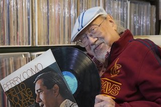 Le Guinness des records avait salué en 2000 déjà Ray Cordeiro comme le DJ à la carrière la plus longue au monde. Ici, une image prise en 2021. (archives)