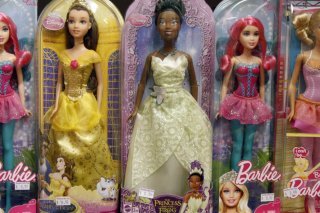 La poupée la plus en vue de la journée est sans aucun doute une Barbie de 1960, jamais commercialisée en France, acquise dans l'après-midi pour 300 euros, le plus gros lot adjugé vendredi (Archives).