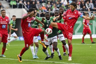 Baltazar et Grgic en action lors du match entre St-Gall et le FC Sion