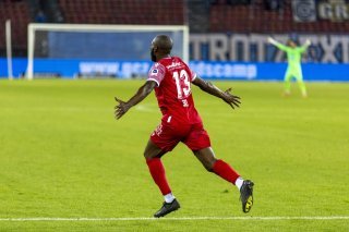 Sio euphorique après le 4ème but qui donne le nul au FC Sion