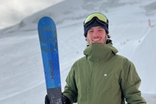 L'athlète de Crans-Montana tout sourire après avoir pu remettre les skis à Saas-Fee