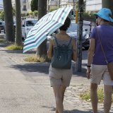 L'objectif du crédit voté par le Grand Conseil consiste notamment à lutter contre les îlots de chaleur dans les localités (photo d'illustration).