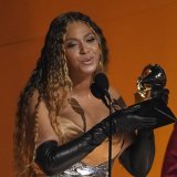 La chanteuse américaine est encore en lice pour d'autres catégories, mais elle en a déjà remporté quatre dimanche: pour son album "Renaissance", sorti l'été dernier, et certaines de ses chansons.