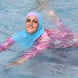 L'UDC Genève ne veut pas autoriser le port du burkini dans les piscines de la Ville de Genève. Il a lancé un référendum contre un changement réglementaire allant dans ce sens (image d'illustration).