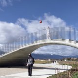 Avec le pont "Beautiful Bridge" du duo d'artistes Lang/Baumann à Bernex (GE) s'achève le projet d'art public art&tram qui se déploie le long de la ligne 14.