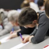Les jeunes ont déposé la plume après la 7e ligne. Pour les autres, de 19 à 99 ans, ça a été 30 lignes et tout autant de défis orthographiques.